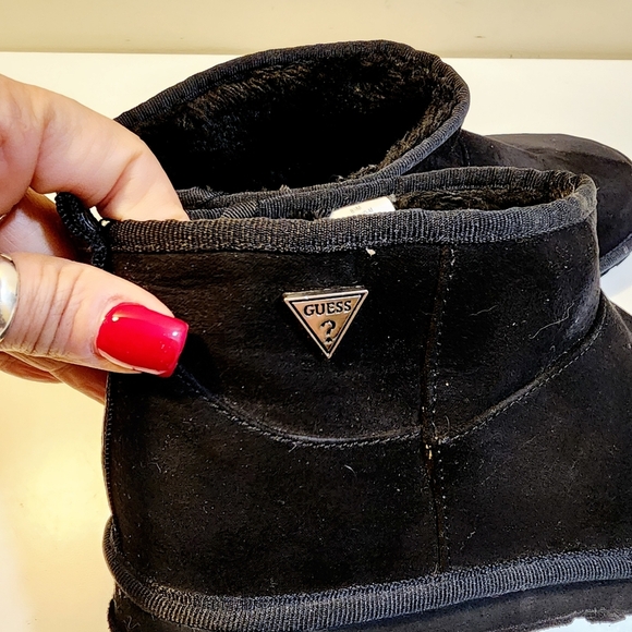 GUESS Stylish Black faux fur Suede ankle booties size 8.5 M - Picture 8 of 11